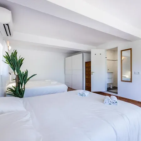 Mimosa Hotel